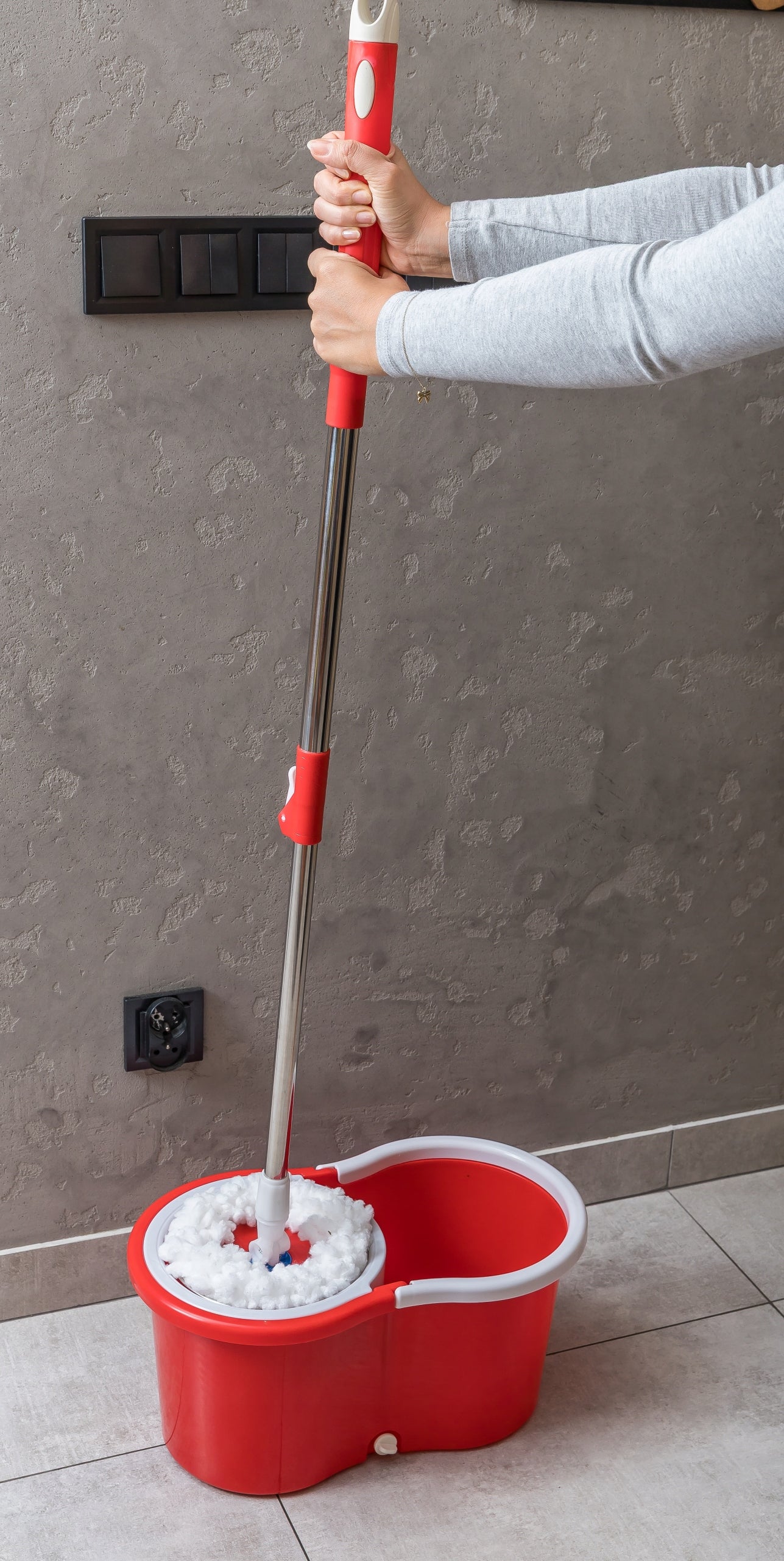 Mop obrotowy wirujący 360 napęd w rączce wiadro + 2 wkłady czerwony