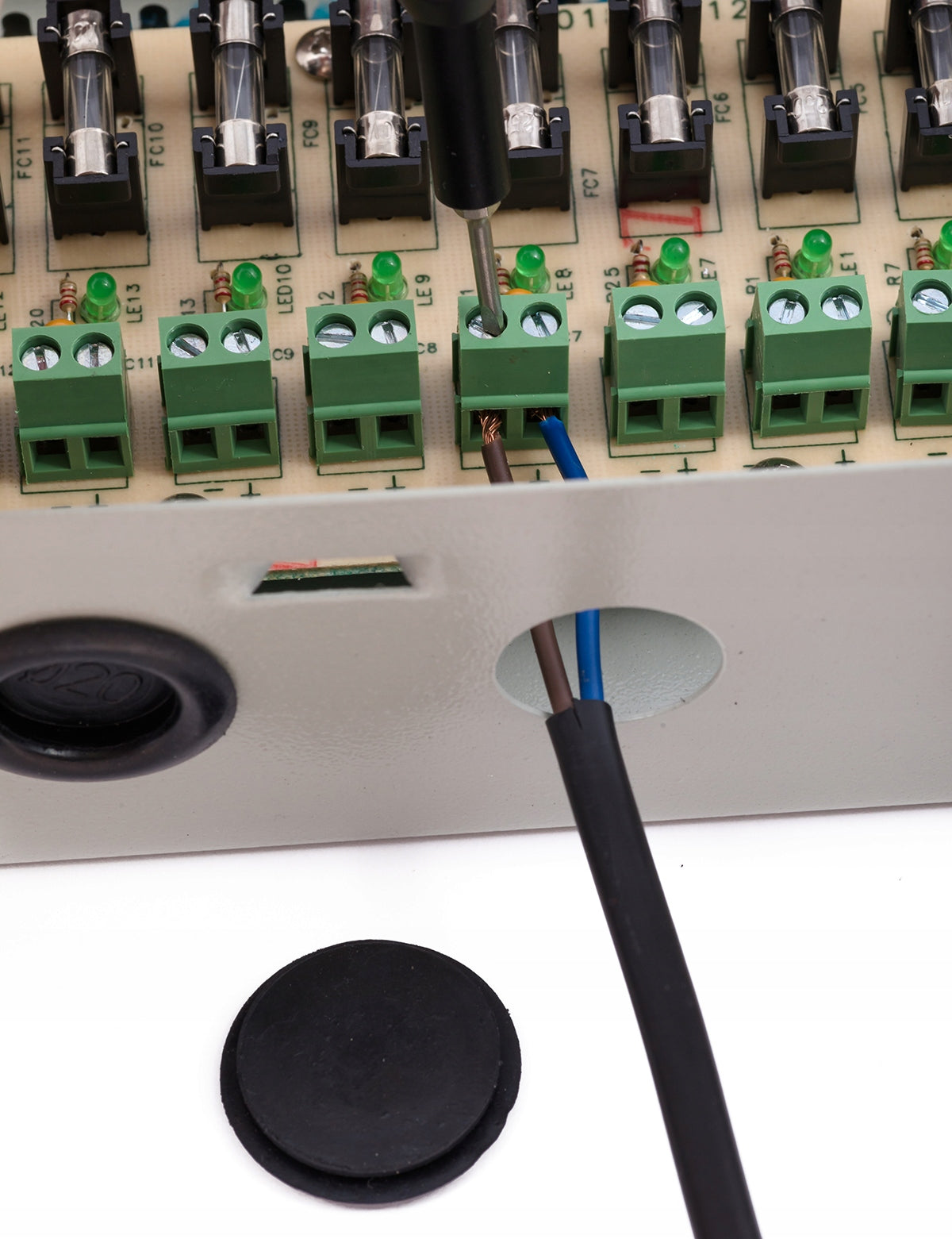 Zasilacz CCTV 12V 15A MAX 9 kamer monitoring